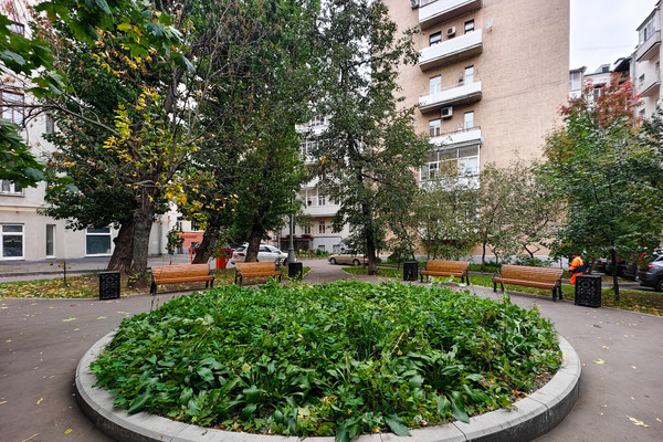 Продам трехкомнатную (3-комн.) квартиру, Малый Казённый пер, 8, Москва г