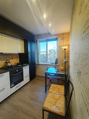 Продам трехкомнатную (3-комн.) квартиру, Корнеева (Центральный мкр.) ул, 36, Домодедово г