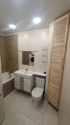 Продам трехкомнатную (3-комн.) квартиру, Онежская ул, 1, Тельмана п