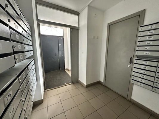 Продам однокомнатную (1-комн.) квартиру, Комарова ул, 49, Брянск г