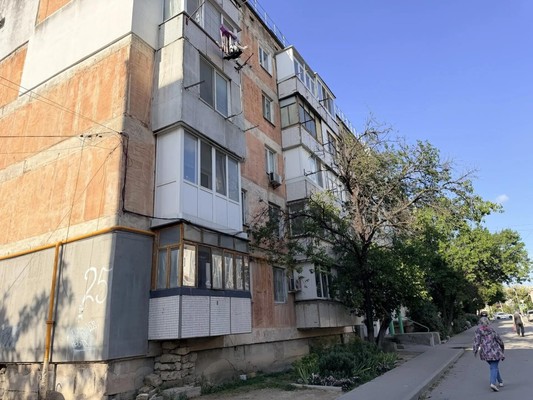 Продам однокомнатную (1-комн.) квартиру, 1 Конной Армии ул, 25, Симферополь г
