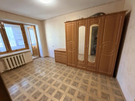 Продам однокомнатную (1-комн.) квартиру, 1 Конной Армии ул, 25, Симферополь г