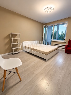 Продам однокомнатную (1-комн.) квартиру, Открытое ш, 6к13, Москва г