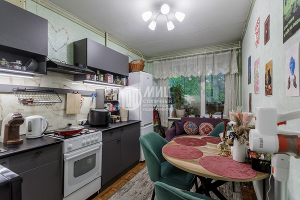 Продам однокомнатную (1-комн.) квартиру, Бутлерова ул, 38к3, Москва г