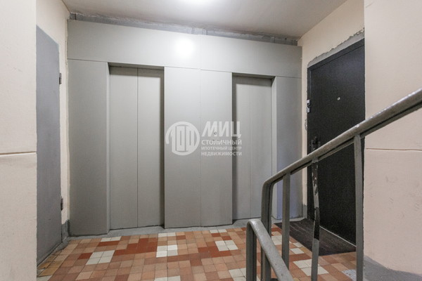 Продам однокомнатную (1-комн.) квартиру, Бутлерова ул, 38к3, Москва г
