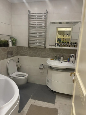 Продам трехкомнатную (3-комн.) квартиру, Балаклавский пр-кт, 46кА, Москва г