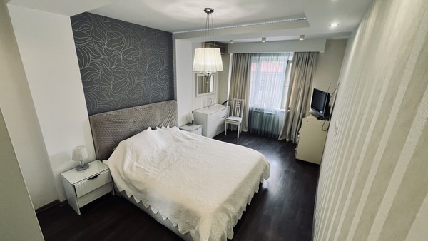 Продам двухкомнатную (2-комн.) квартиру, Чайковского (Центральный р-н) ул, 10, Сочи г