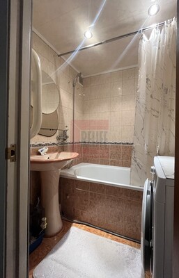 Продам двухкомнатную (2-комн.) квартиру, Балтийская ул, 28, Калининград г