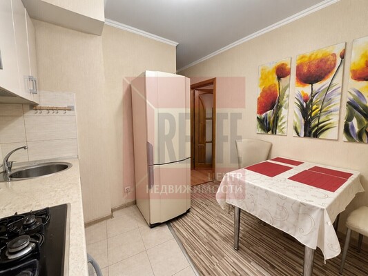 Продам двухкомнатную (2-комн.) квартиру, Согласия ул, 21, Калининград г