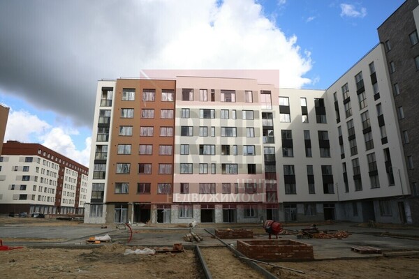 Продам трехкомнатную (3-комн.) квартиру (долевое), Героя России Катериничева ул, Гурьевск г