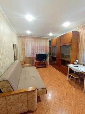 Продам двухкомнатную (2-комн.) квартиру, Васнецова ул, 8, Светлый г