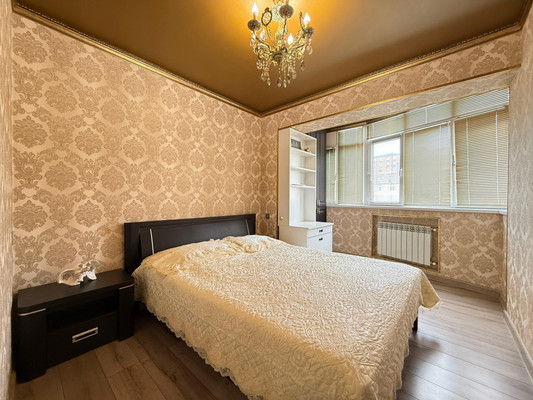 Продам двухкомнатную (2-комн.) квартиру, Байсултанова ул, 35в, Нальчик г