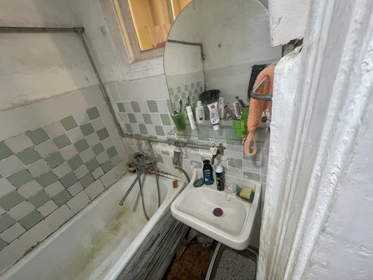 Продам двухкомнатную (2-комн.) квартиру, Павленко ул, 16, Симферополь г