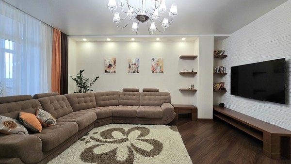 Продам трехкомнатную (3-комн.) квартиру, Уинская ул, 17, Пермь г