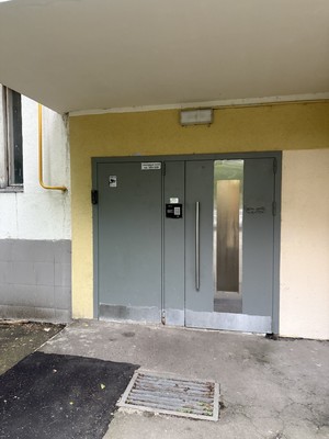 Сдам двухкомнатную (2-комн.) квартиру, Молостовых ул, 1к4, Москва г