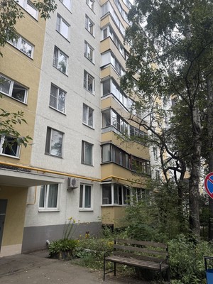 Сдам двухкомнатную (2-комн.) квартиру, Молостовых ул, 1к4, Москва г