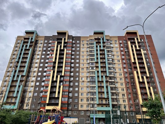 Продам трехкомнатную (3-комн.) квартиру, Свободы (Мирный мкр.) ул, 5, Мирный п