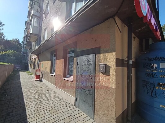 Продам коммерческое помещение 86 м2, 16-й (ПГК Лада тер) ряд, Калининград г