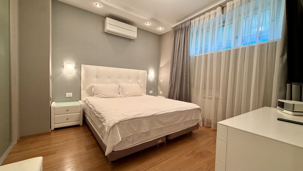 Продам трехкомнатную (3-комн.) квартиру, Пушкина (Хостинский р-н) пр-кт, 6, Сочи г