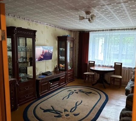 Продам трехкомнатную (3-комн.) квартиру, Кочетова ул, 5к3, Великий Новгород г