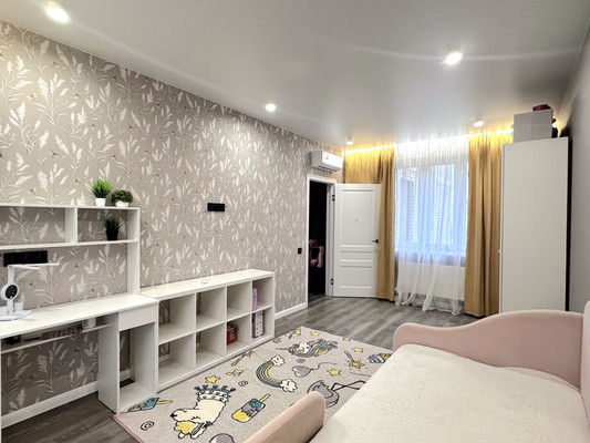 Продам трехкомнатную (3-комн.) квартиру, им. Невкипелого ул, 24/2к3, Краснодар г