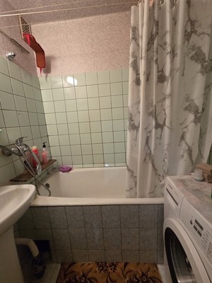 Продам трехкомнатную (3-комн.) квартиру, Мира пр-кт, 24, Волгодонск г
