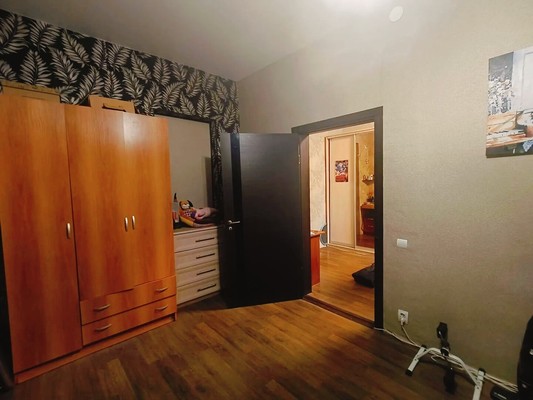 Продам трехкомнатную (3-комн.) квартиру, Ленина ул, 9, Апрелевка г