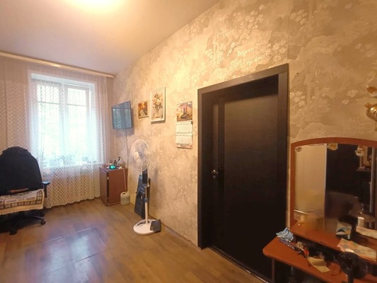 Продам трехкомнатную (3-комн.) квартиру, Ленина ул, 9, Апрелевка г
