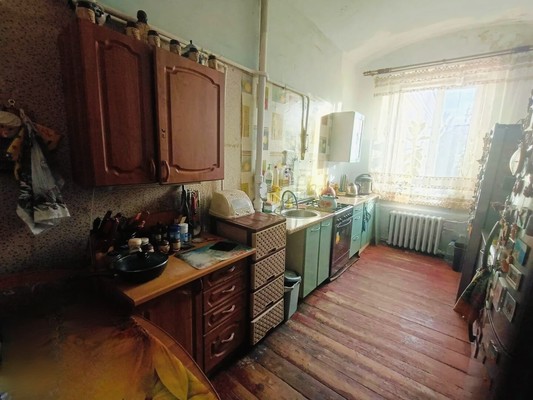 Продам трехкомнатную (3-комн.) квартиру, Ленина ул, 9, Апрелевка г
