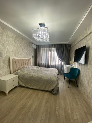 Продам трехкомнатную (3-комн.) квартиру, Гагарина (Центральный р-н) ул, 8, Сочи г