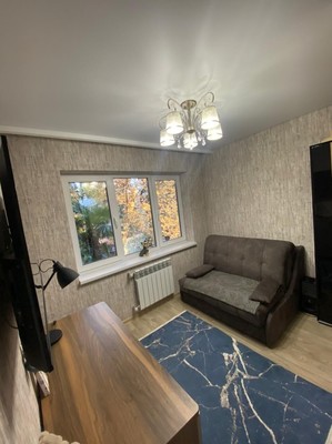 Продам трехкомнатную (3-комн.) квартиру, Гагарина (Центральный р-н) ул, 8, Сочи г