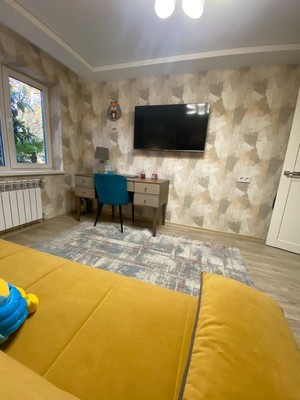 Продам трехкомнатную (3-комн.) квартиру, Гагарина (Центральный р-н) ул, 8, Сочи г