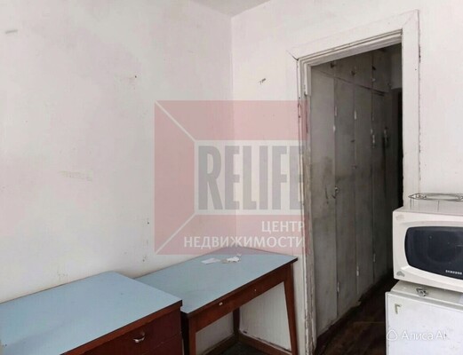 Продам комнату в 5-комн. квартире, Серпуховская ул, 25, Калининград г