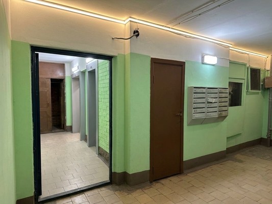 Продам трехкомнатную (3-комн.) квартиру, Космонавтов ул, 35, Юрово д