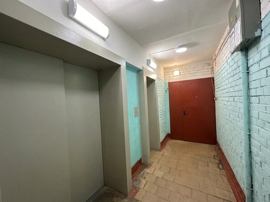 Продам трехкомнатную (3-комн.) квартиру, Космонавтов ул, 35, Юрово д