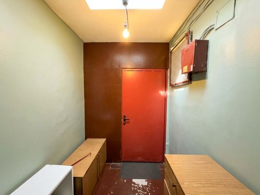 Продам трехкомнатную (3-комн.) квартиру, Космонавтов ул, 35, Юрово д