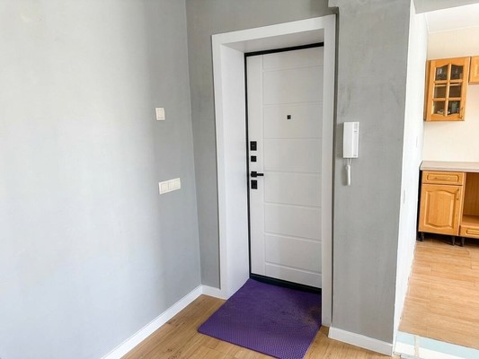 Продам трехкомнатную (3-комн.) квартиру, Космонавтов ул, 35, Юрово д
