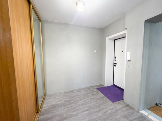Продам трехкомнатную (3-комн.) квартиру, Космонавтов ул, 35, Юрово д