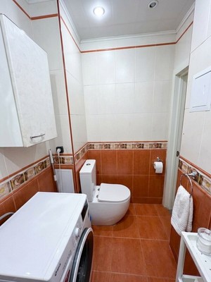Продам трехкомнатную (3-комн.) квартиру, Космонавтов ул, 35, Юрово д