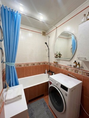 Продам трехкомнатную (3-комн.) квартиру, Космонавтов ул, 35, Юрово д