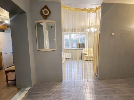 Продам трехкомнатную (3-комн.) квартиру, Космонавтов ул, 35, Юрово д