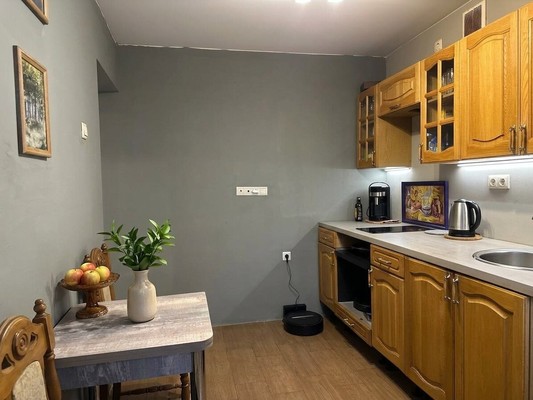 Продам трехкомнатную (3-комн.) квартиру, Космонавтов ул, 35, Юрово д