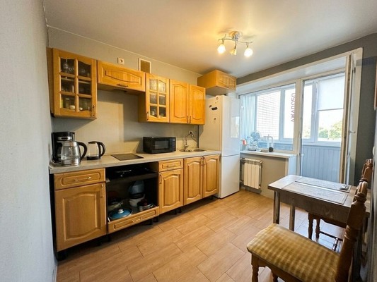 Продам трехкомнатную (3-комн.) квартиру, Космонавтов ул, 35, Юрово д