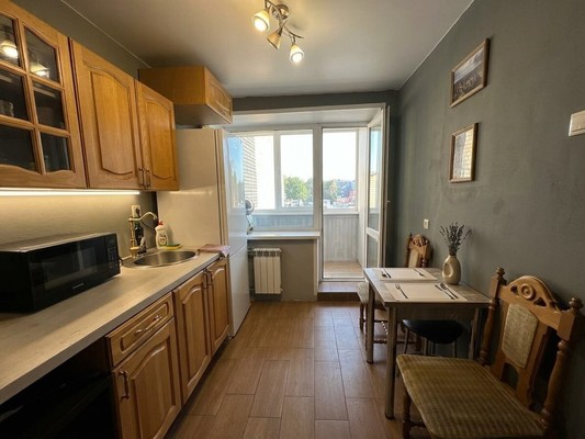 Продам трехкомнатную (3-комн.) квартиру, Космонавтов ул, 35, Юрово д
