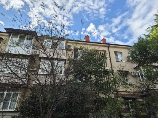Продам трехкомнатную (3-комн.) квартиру, Гагарина (Центральный р-н) ул, 10, Сочи г