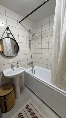 Продам трехкомнатную (3-комн.) квартиру, лётчика Ларюшина ул, 10, Люберцы г