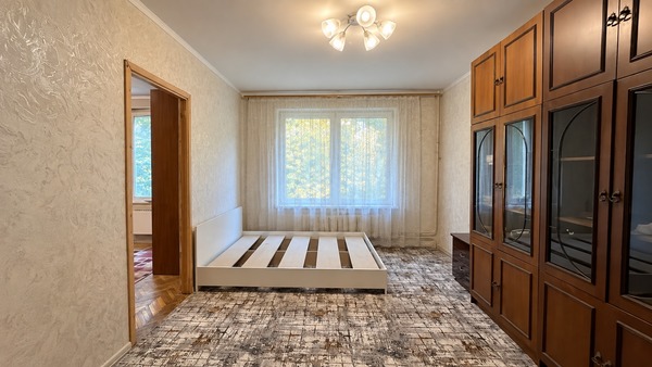 Продам трехкомнатную (3-комн.) квартиру, Клинская ул, 11, Москва г