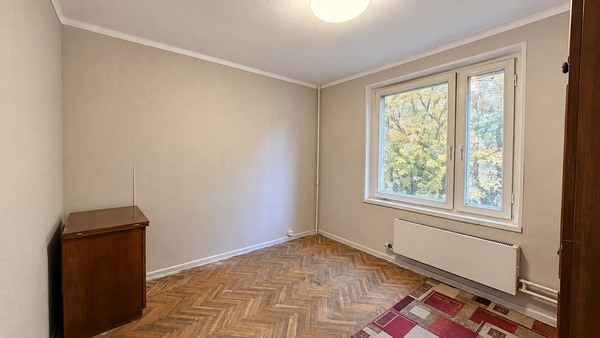 Продам трехкомнатную (3-комн.) квартиру, Клинская ул, 11, Москва г