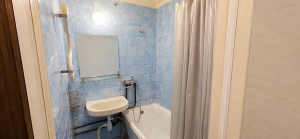 Продам трехкомнатную (3-комн.) квартиру, Клинская ул, 11, Москва г