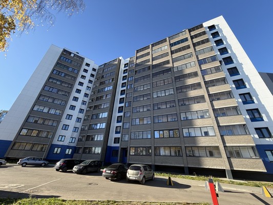 Продам двухкомнатную (2-комн.) квартиру, Колхозная ул, 16, Сыктывкар г